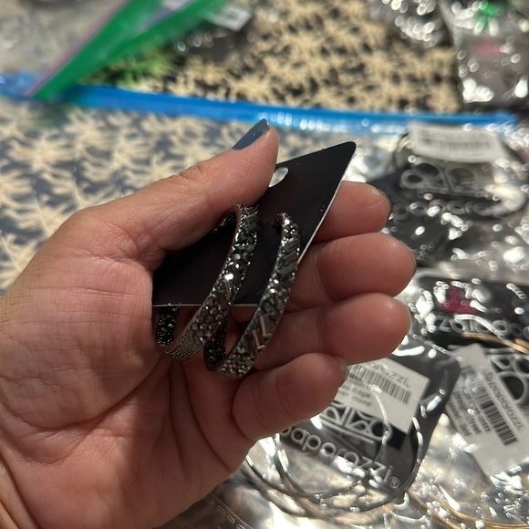 Lot of 9 Paparazzi Hoop Earring sets - Picture 5 of 10